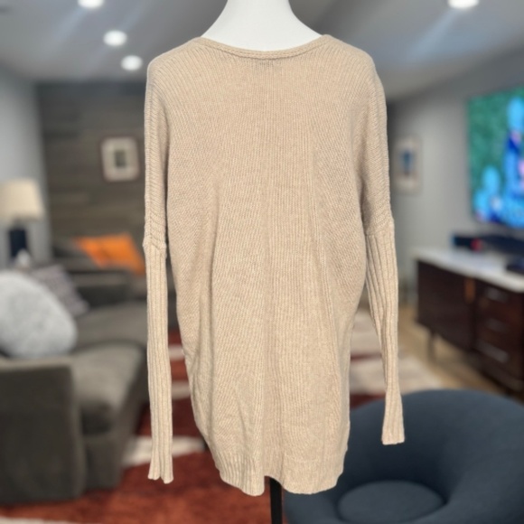 Vince Cashmere v neck - Picture 3 of 5